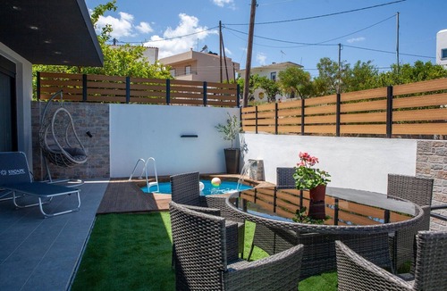 Gouvai House | Modern Villa Vacation for 6 with Pool