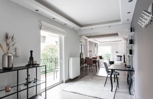 Khalandrion Apartment | Modernized & Spacious 2BD Apartment in Chalandri