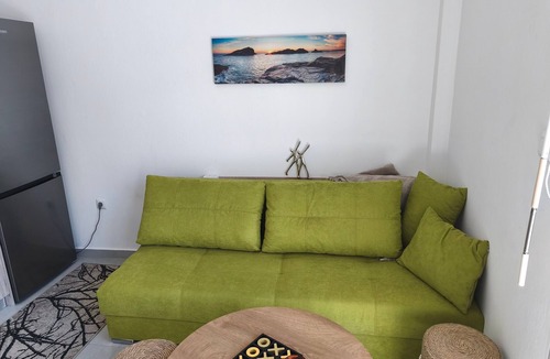 Kavala Apartment | Mokshouse – Bright, Comfortable Apartment near City Center and Beach