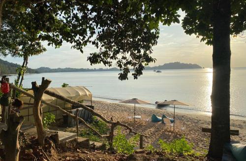 Ranong Ski Chalet | Moonshine Phayam beach resort & restaurant