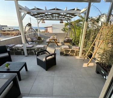 Mandrakia Apartment | Mora Houses