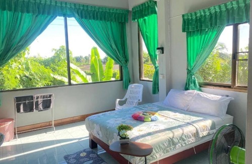 Pak Nam Hostel | Mountain View Hostel - Krabi Airport