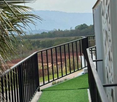 Nong Chaeng Apartment | Mountain View