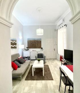 Old Town Apartment | Mouragia Sweet Apartment