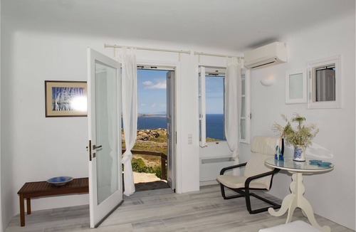 Agios Ioannis Villa | My Rental Homes - Villa Dany with infinity swimming pool, terrace and sea view.
