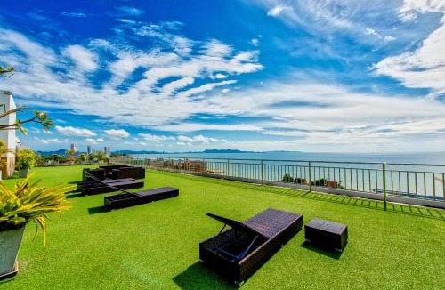 Na Chom Thian Apartment | Nam Talay Jomtien Beach - Rooftop Ocean View - Close to Beach, Pool & Gym