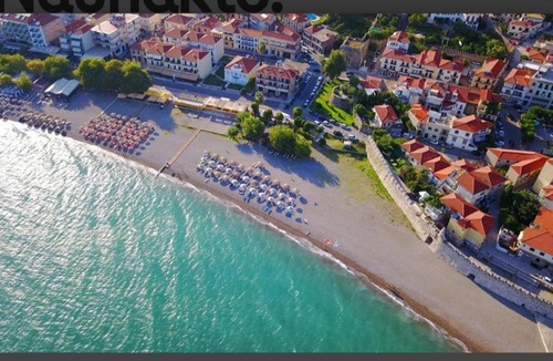 Gefira Mpania Apartment | Naupactus unique harbor apartment in a stone house!