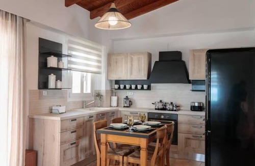 Chalkio House | Naxos Chalkion Beautiful Detsis House with jacuzzi