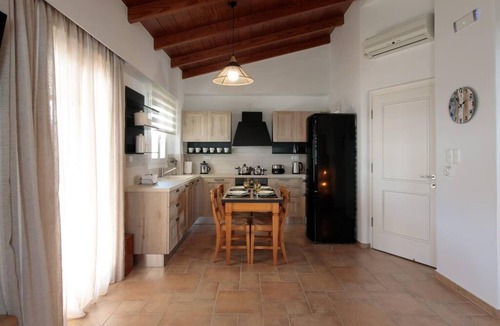 Chalkio House | Naxos Chalkion Beautiful Detsis House with jacuzzi