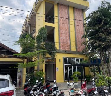 Kampot Hotel | Neakru Guesthouse and Restaurant