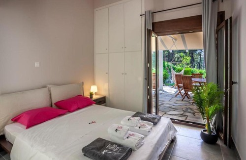 Sane Villa | NeonChic Jacuzzi and Pool Villa