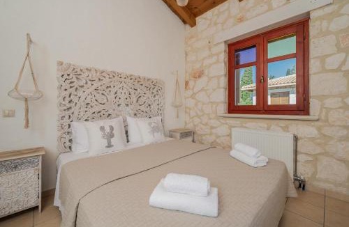 Akrotiri Villa | Nephele 3 bedroom villa with private pool