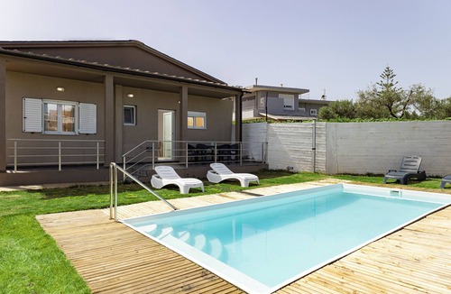 Kolymbari House | NeSo - Villa Fyllo with Pool steps from the Beach