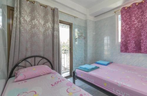 Wat Bowon Niwet House | New Central Guesthouse