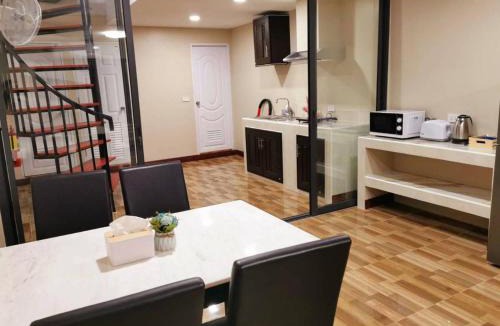 Ratchathewi House | NEW! KG home 3 Bedrooms/Free Wi-Fi