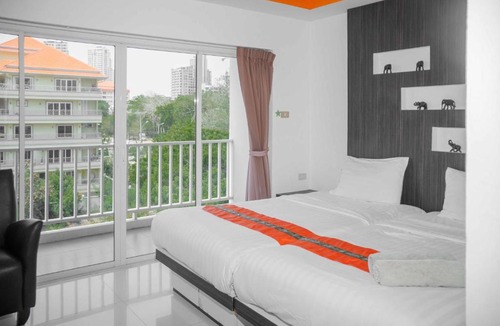 Pratumnak Hill Apartment | New Nordic VIP 3 by Apartwell