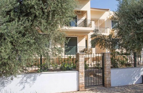 Aigialeia Apartment | New-olivaholidayhomes - Pastel Studio +pool