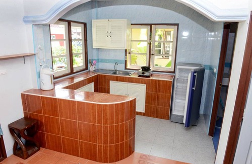 Bang Po Hotel | New Sunrise Village Maenam Beach