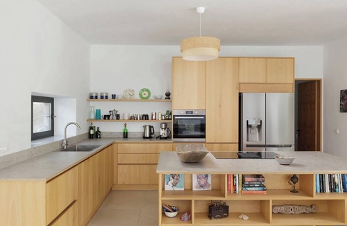 Kato Pavliana Villa | Newly built stunning villa with 30 m long swimming pool and access to the beach.