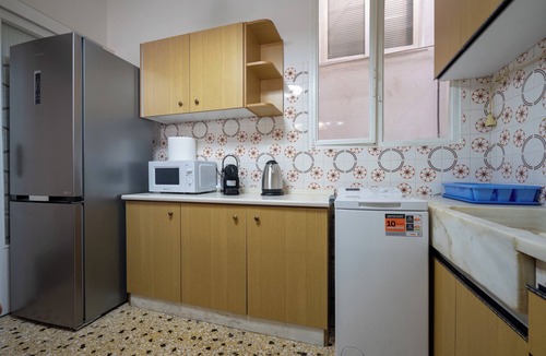 Nikaia Apartment | Nikaia One-Bedroom Comfort for 4 by ΜΡS