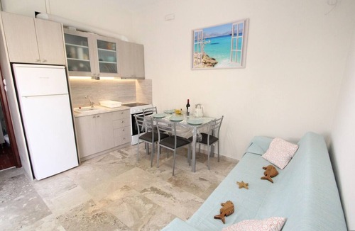 Agia Marina Apartment | Nikolas & Marios by Frangki
