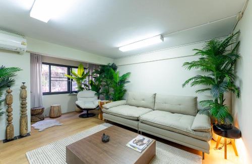 Huay Kaew House | Nimman In -5 Private Suites House Near Maya Mall