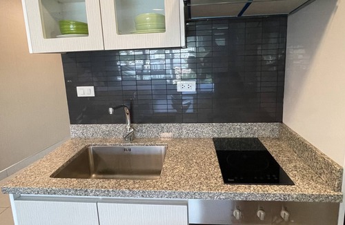 Nimman Apartment | Nimman Studio with FREE Motorbike - Kitchen - View - Chom Doi 1