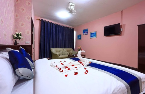 Pattaya Bay Hotel | Nine Blue Boutique