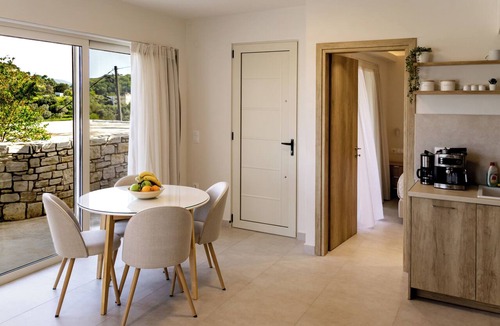 Monopari House | Nogal, a retreat made for you to relax in the cool breeze of the island.