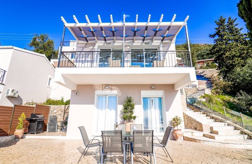 Corfu House | Noir Luxury Suite by CorfuEscapes