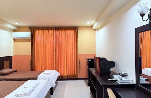 Nongbua Lamphu Hotel | Nongbua Greenview Hotel