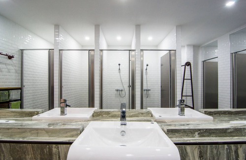 Pattaya Bay Hotel | Nonze Hostel