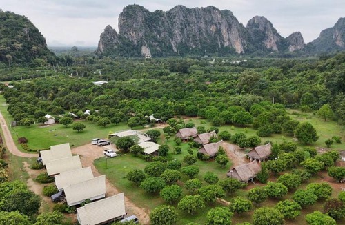 Lan Sak Resort | NUBDAO 168 Homestay นับดาว168 โฮมสเตย์
