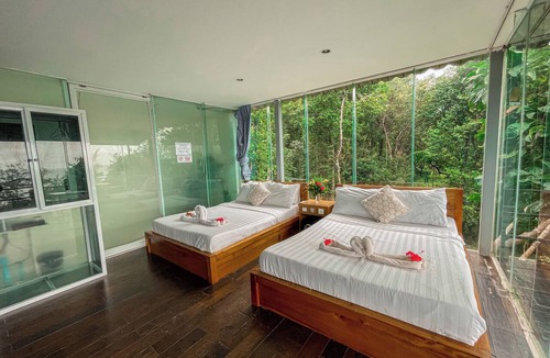 Koh Rong Bed & Breakfast | Ocean Lounge Bungalow