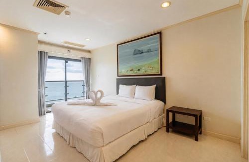 Patong Apartment | Ocean View 3BR Penthouse Central Patong #C328