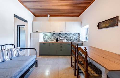 Sivota House | Old Manor House 2 Holiday Home with Sea View, Wi-Fi, and Air Conditioning