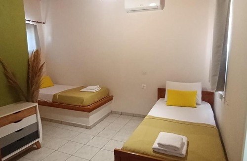 Heraklion House | Olive Grove Cottage Skalani