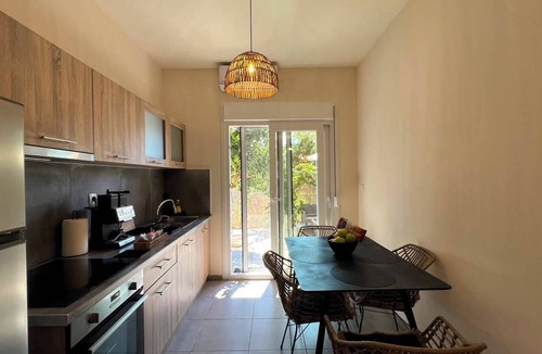 Maleme House | Oliviera Calm Home - 7 Min Walk to Beach View, Pool