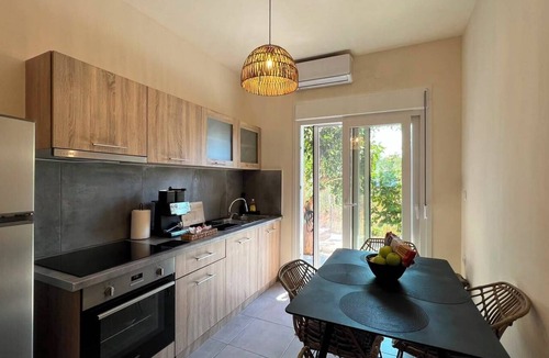 Maleme House | Oliviera Calm Home - 7 Min Walk to Beach View, Pool