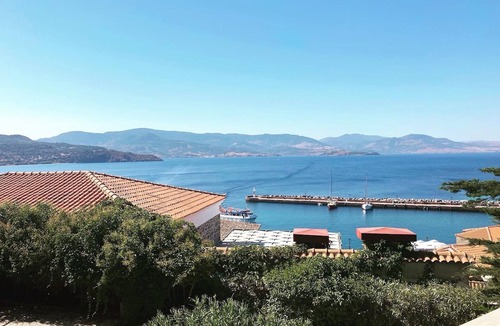 Mithimna Apartment | One bedroom apartment with sea view in Molyvos