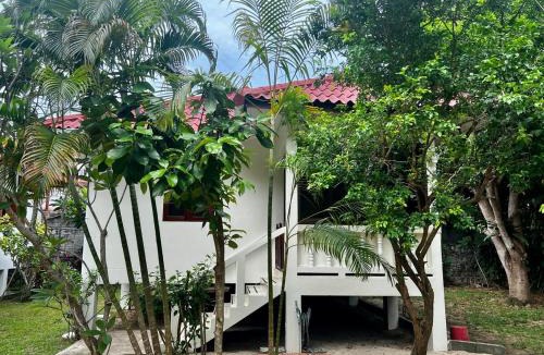 Hua Thanon House | One bedroom beach house near Lamai