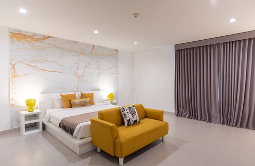 Chidlom Apartment | One Bedroom Suite (100 sqm)
