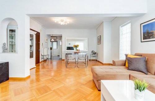 Palaio Faliro Apartment | one block from the sea 10'minutes from acropolis
