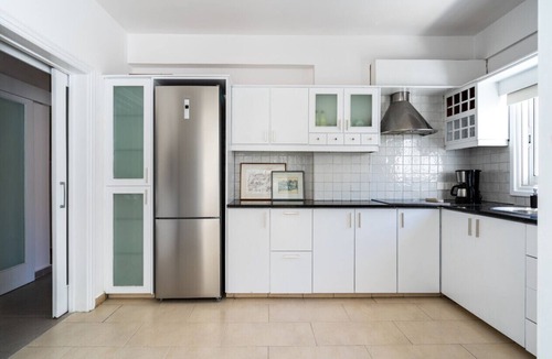 Larnaca City Centre Apartment | Oracle 2-Bedroom Apartment in Larnaca