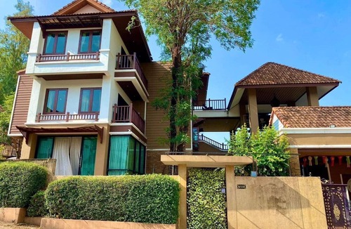 Ratsada Villa | Orchid Pool Villa Phuket
