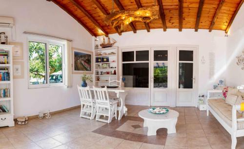 Agia Paraskevi Apartment | Ostria