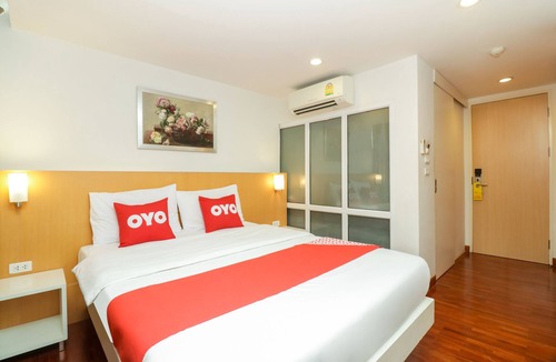 Si Phraya Hotel | OYO 225 Premier Place Hotel