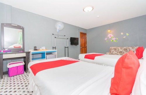 Phetchaburi Hotel | OYO 712 Baandin Resort
