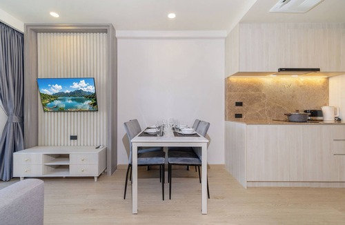 Laguna Apartment | Ozone 1BR Signature Junior Suite