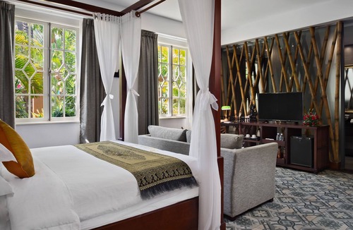 Daun Penh Hotel | Palace Gate Hotel & Resort by EHM